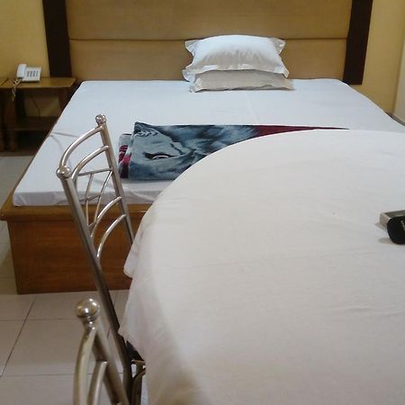 Royal Park Residential Hotel Читагонг Екстериор снимка
